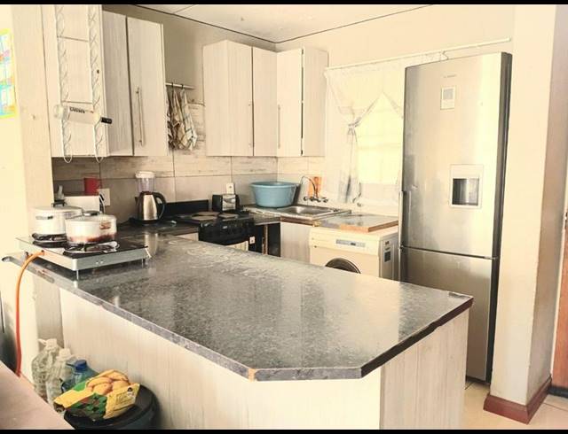 3 BEDROOM TOWNHOUSE FOR SALE IN WHITNEY GARDENS